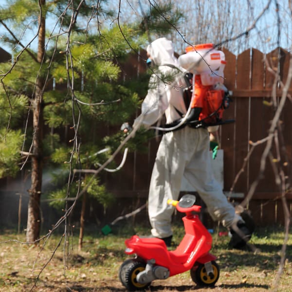 Обработка участка от клещей в Донецке?